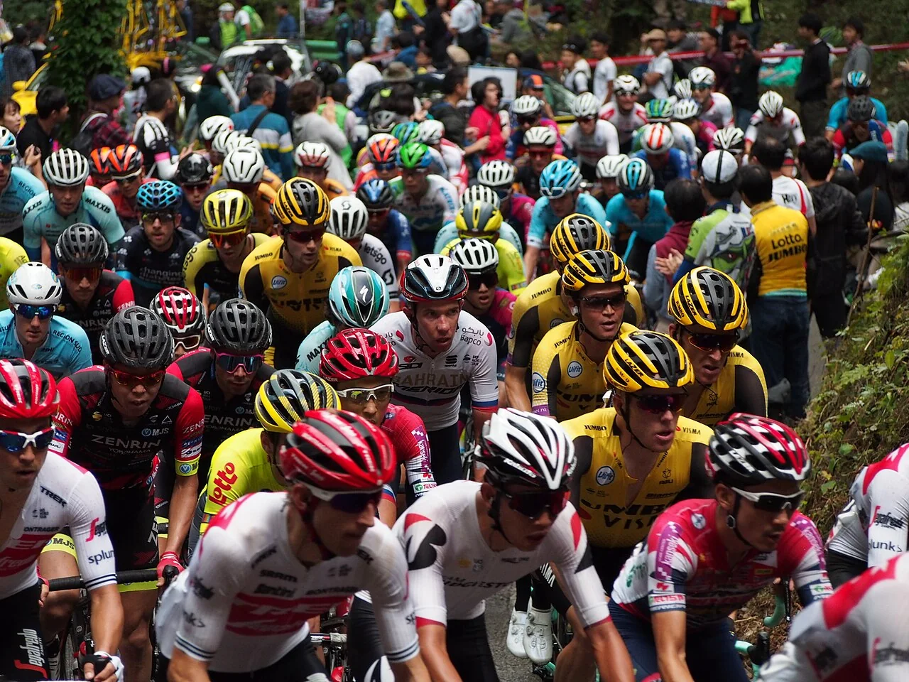 Peloton au départ de la Japan Cup 2019
