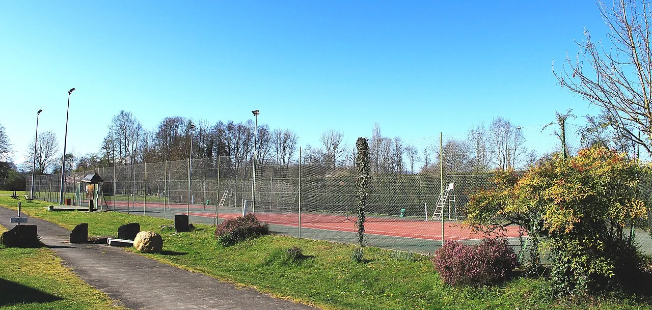 Court de tennis d’Azereix dans les Hautes-Pyrénées