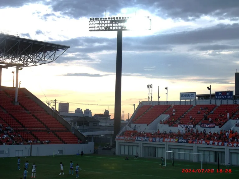 Stade de rugby Hanazono au coucher du soleil