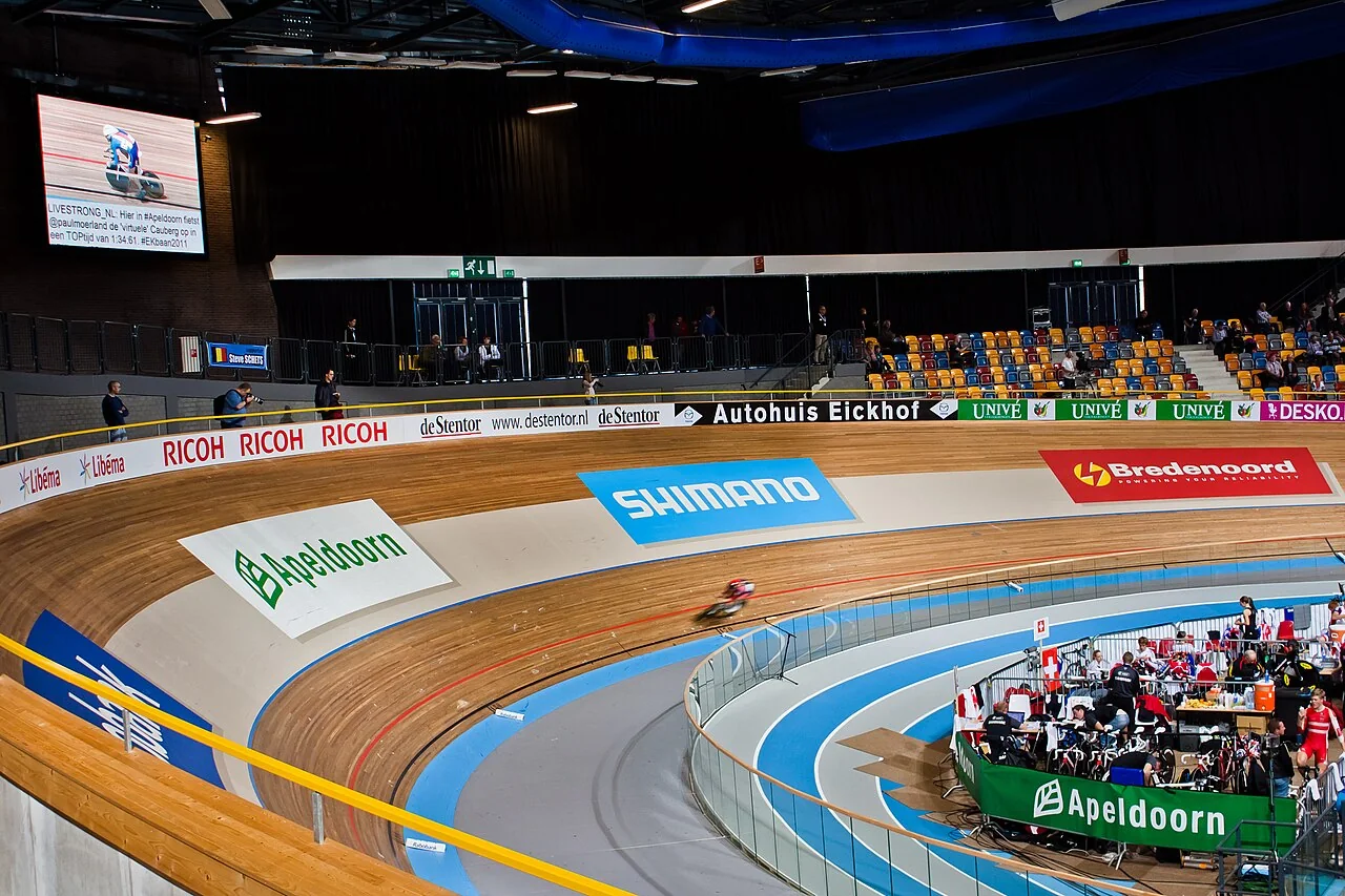 Dernier virage de la piste de l’Omnisport à Apeldoorn
