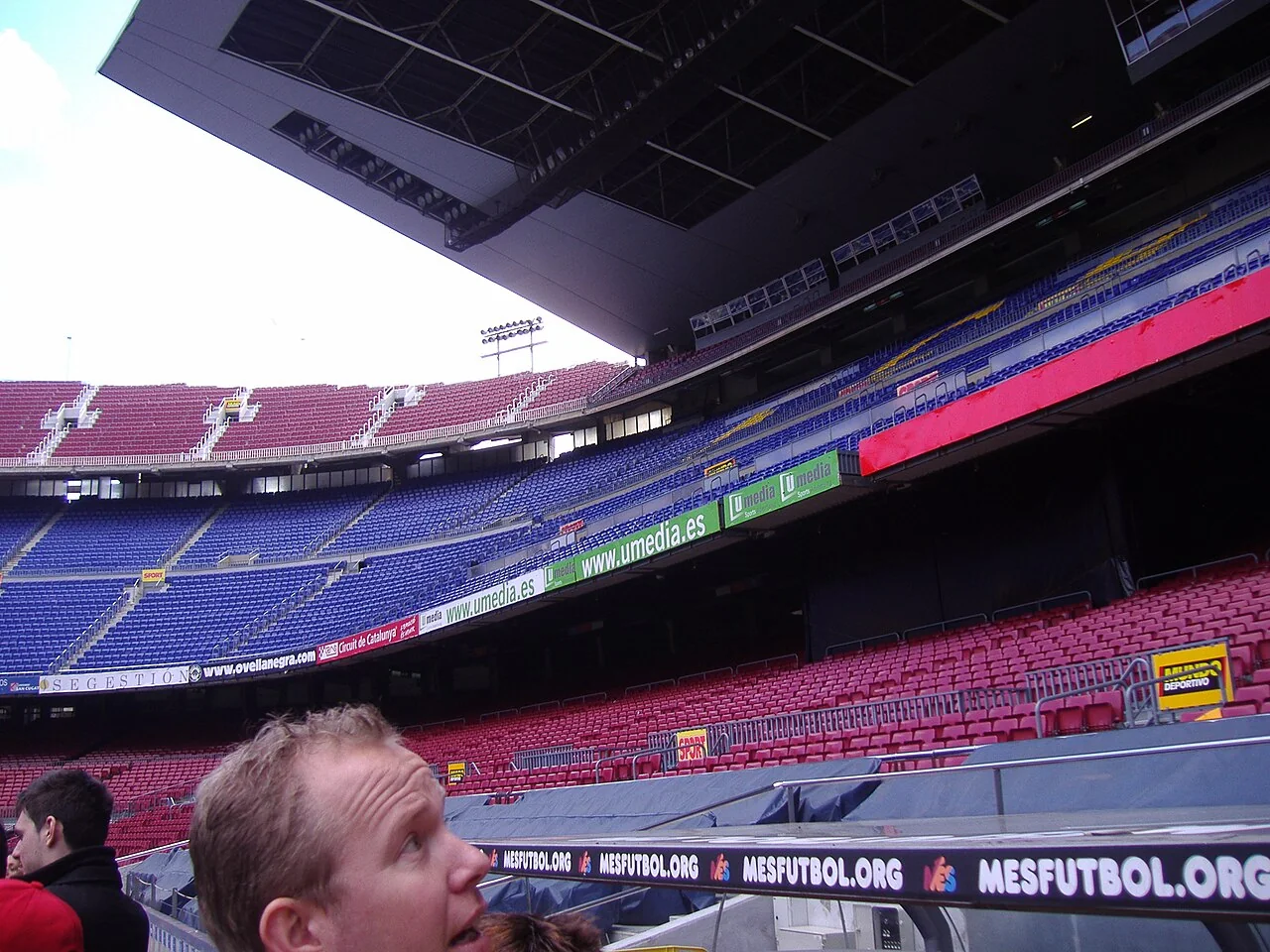 Vue des tribunes du Camp Nou en 2009