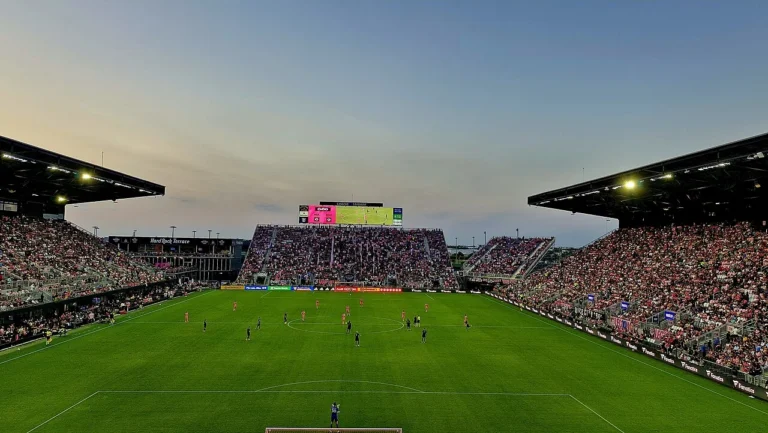 Terrain et tribunes du Chase Stadium, photographie d’archives