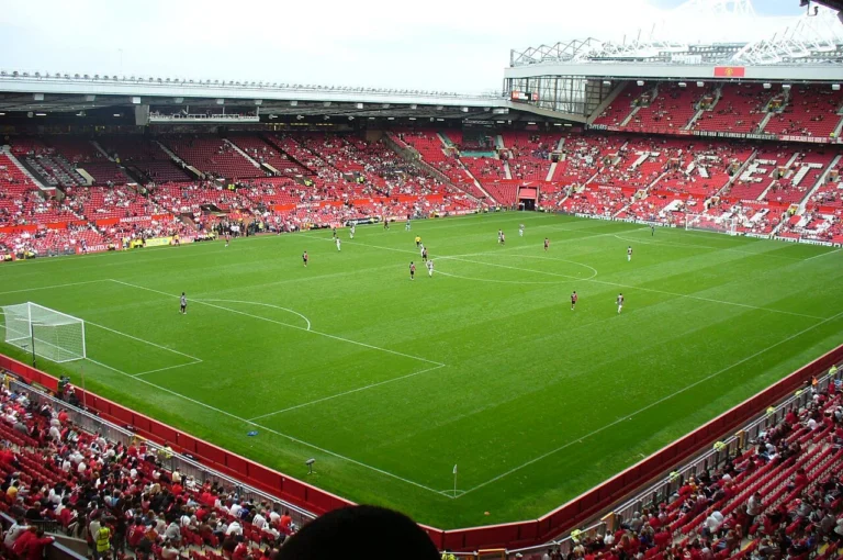 Vue intérieure d’Old Trafford depuis les tribunes