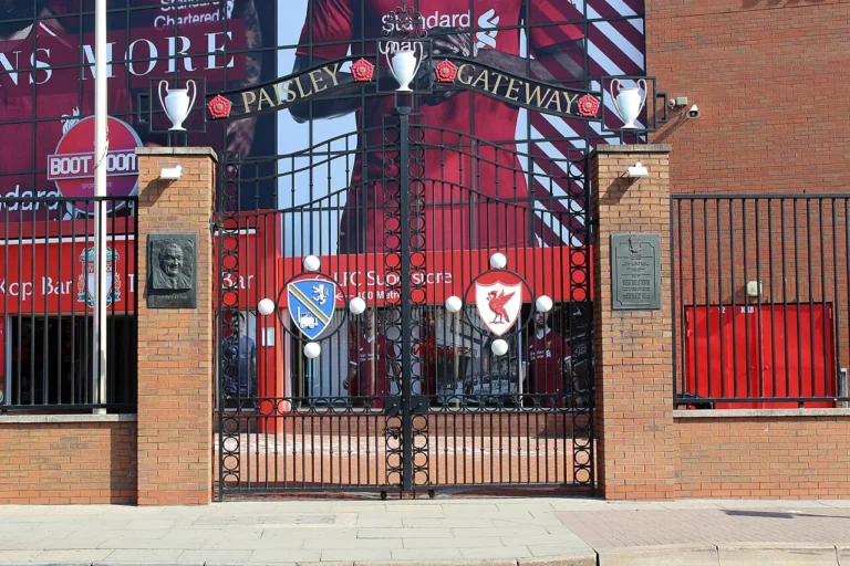 Portail Paisley Gateway à l’entrée du stade d’Anfield