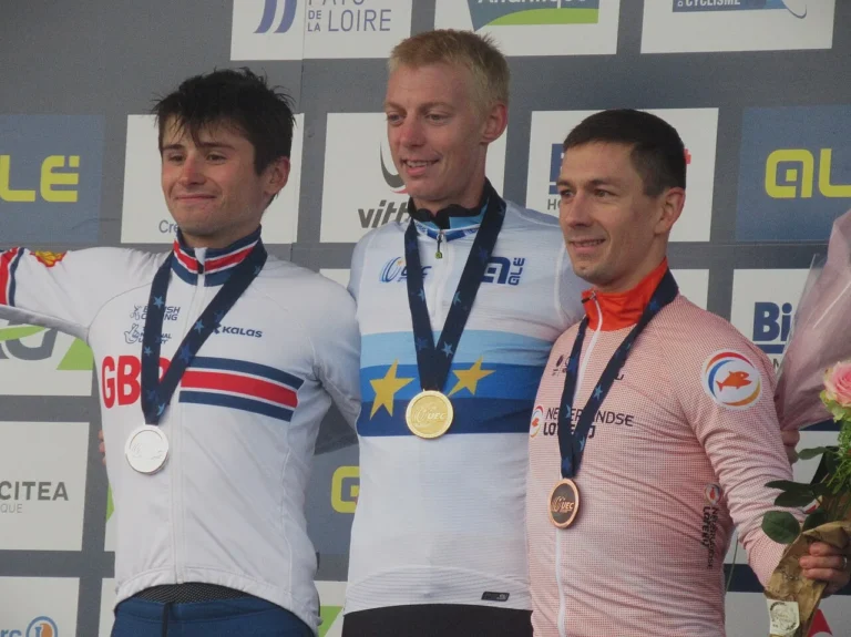 Michael Vanthourenhout sur le podium européen à Pont-Château en 2023