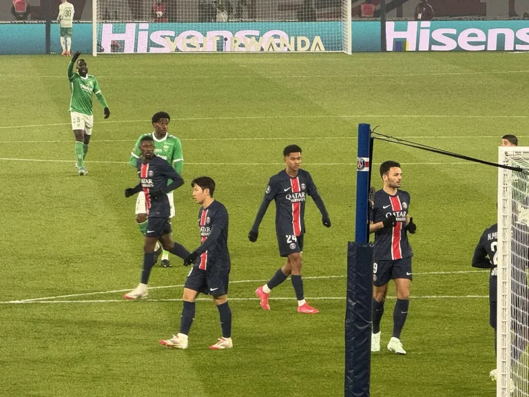 Rencontre de football au Parc des Princes